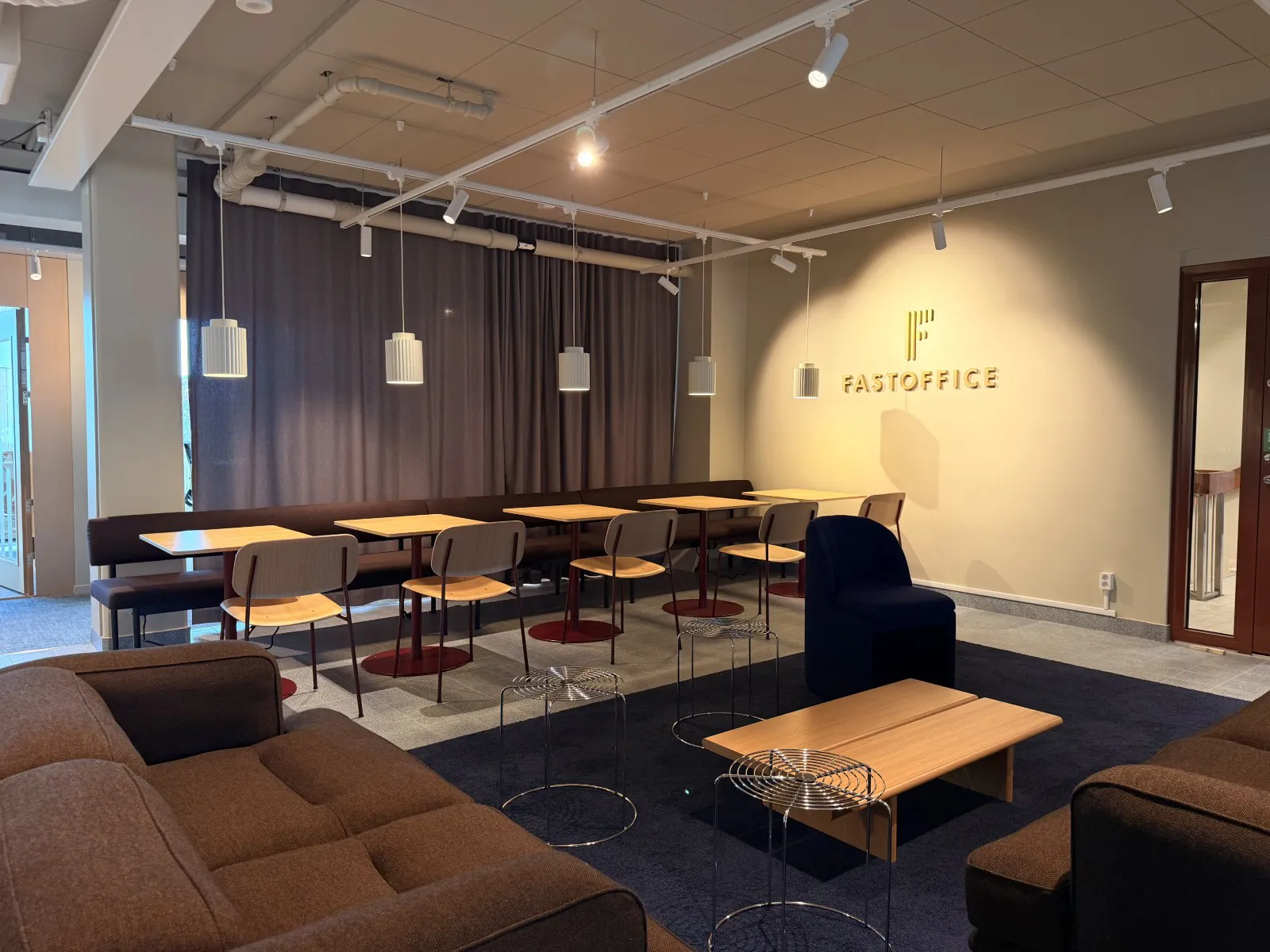 Välkommen på nätverksfrukost hos Fastpartner/Fastoffice